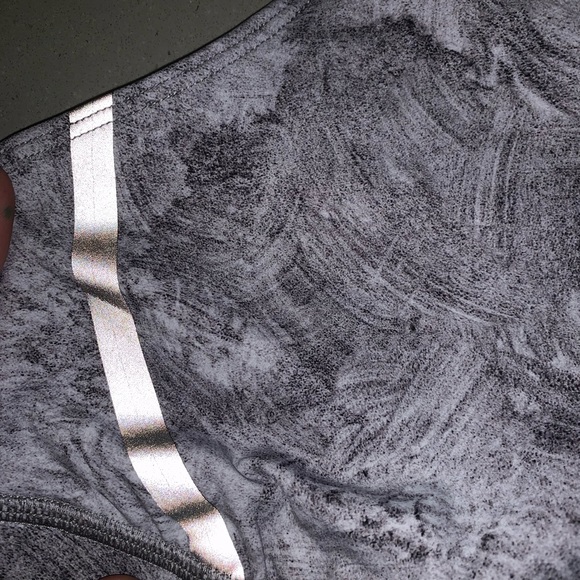 Lululemon Reflective Bra (LAB) - Picture 5 of 5